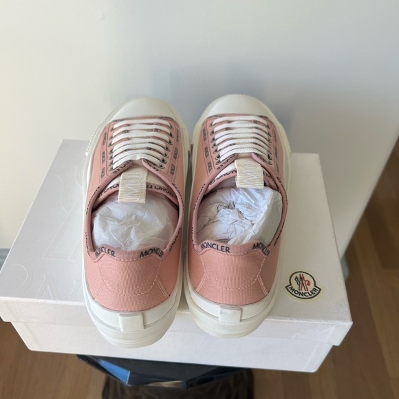 MONCLER Glisserie Logo Canvas Low-Top Sneakers - Picture 6 of 12